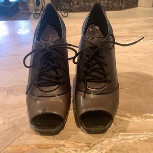 Vince Camuto peep toe shoes! Just found again